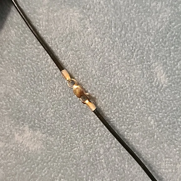 Sterling Slilver NWOT Cross Pendant Necklace With Diamond & Black Leather Chain - Picture 9 of 9